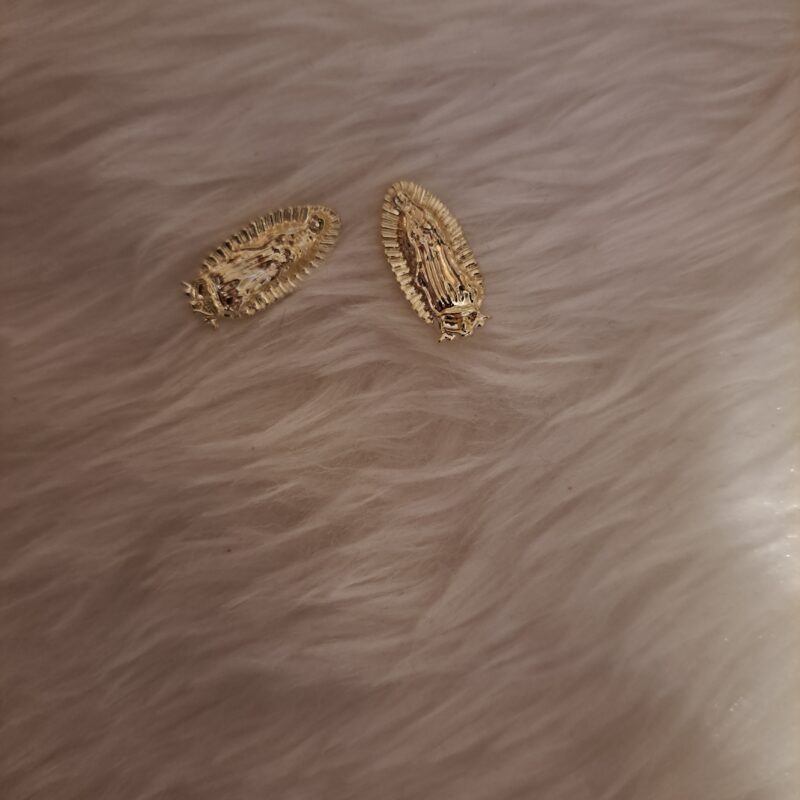 Dije virgen chica par